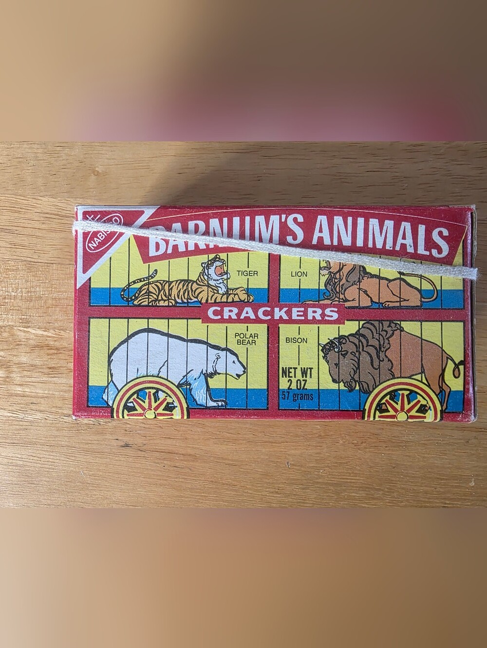 VINTAGE ORIGINAL RINGLEY BROTHERS AND BARNUIM And BAILEY ANIMAL COOKIE BOX - Picture 2 of 2